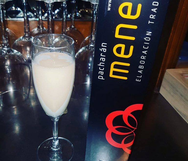 Cocktail de pacharán al cava